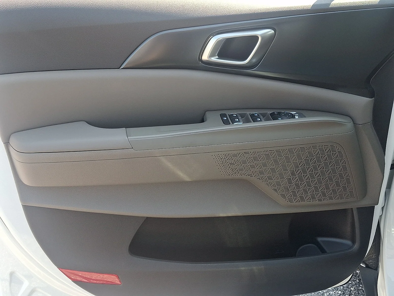 New 2027 White Kia LXS image 11