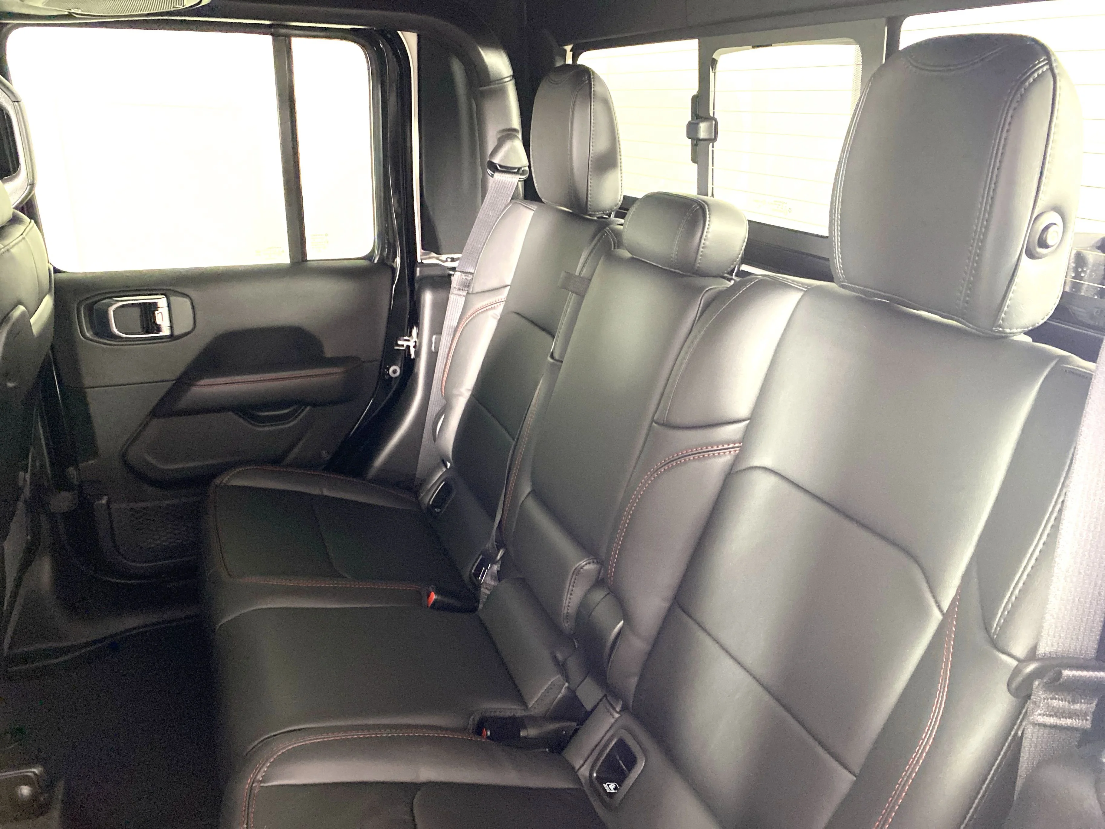 New 2026 Black Clear-Coat Exterior Paint Jeep Rubicon X image 28
