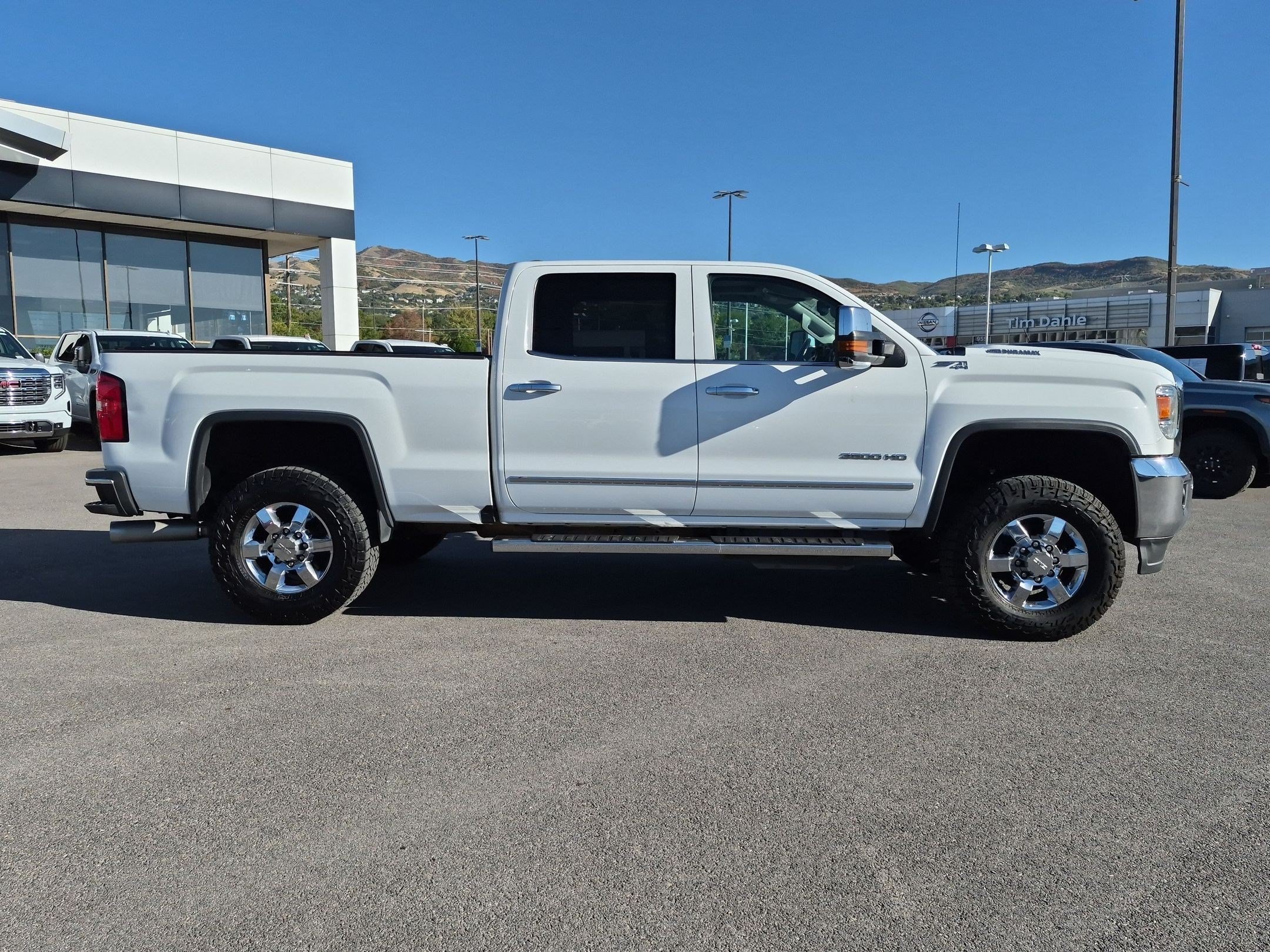 Used 2018 White GMC SLT image 6