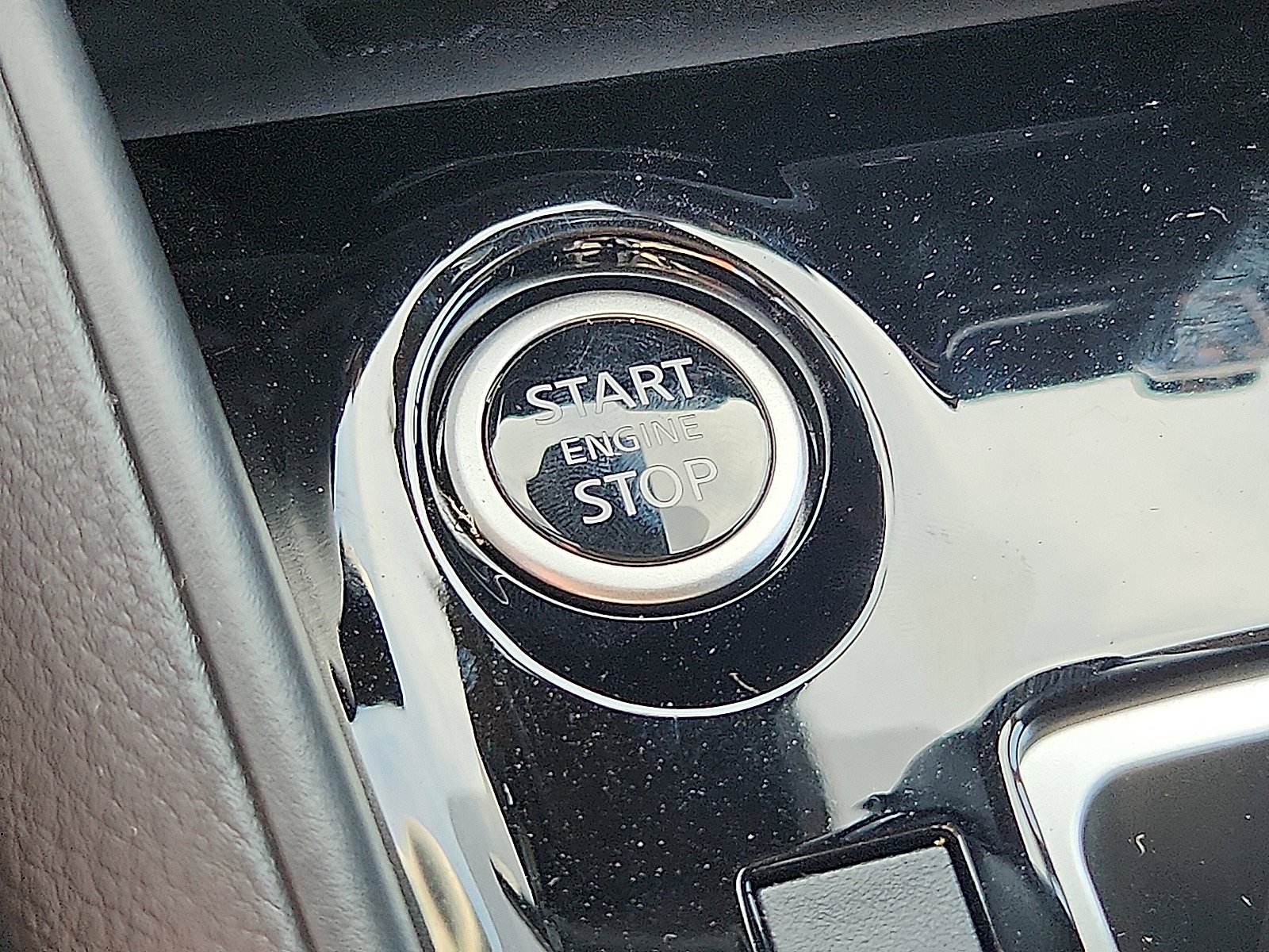 2025 Nissan Versa Sedan SV - Photo 15