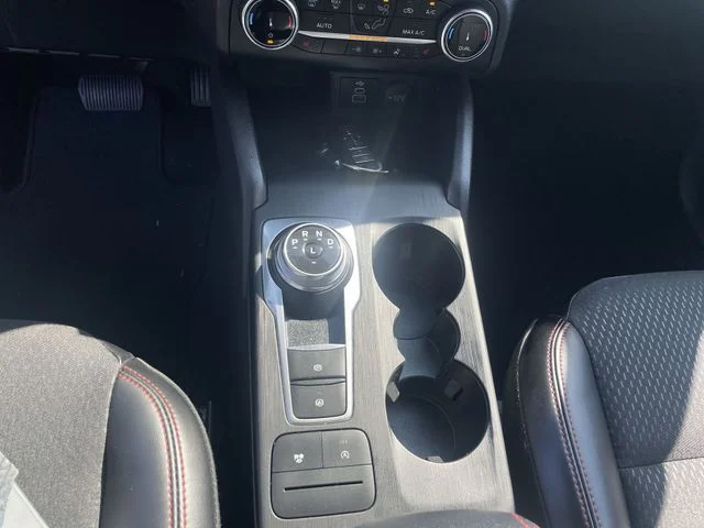 2025 Ford Escape ST-Line Select - Photo 26