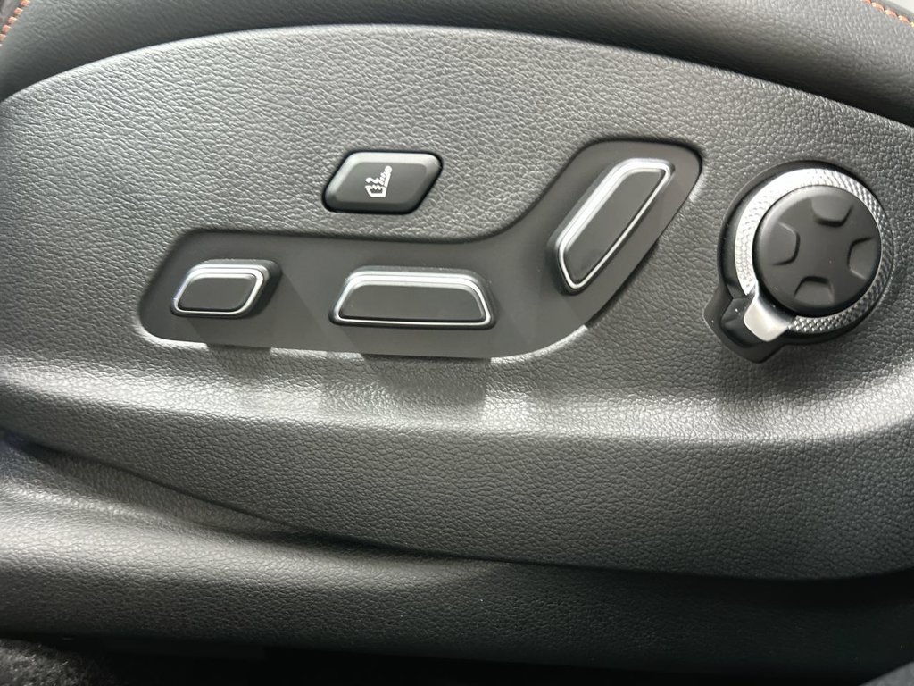 2026 GENESIS GV70 Sport Advanced - Photo 13