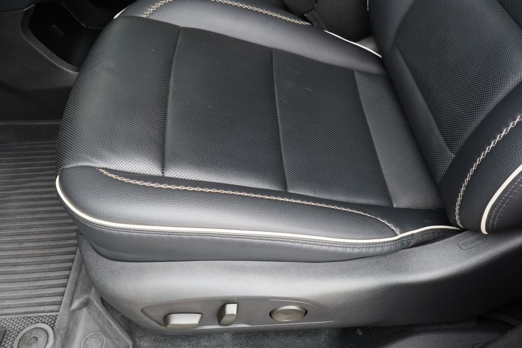 2024 GMC Acadia Denali - Photo 19