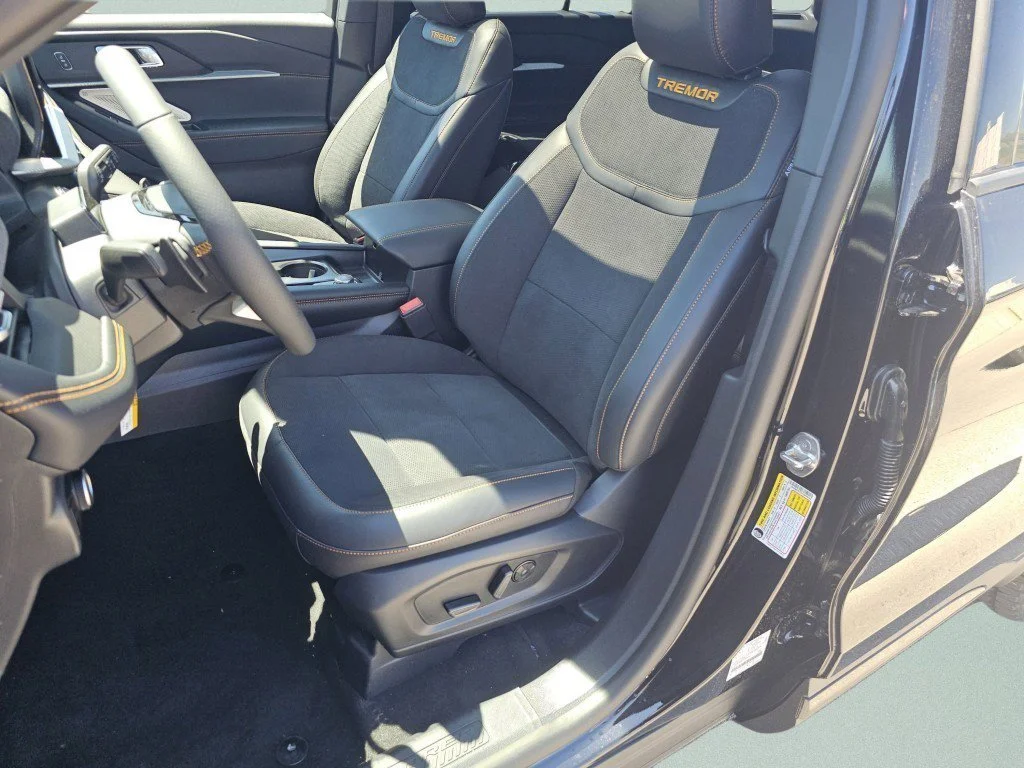 New 2026 Agate Black Metallic Ford Tremor image 6