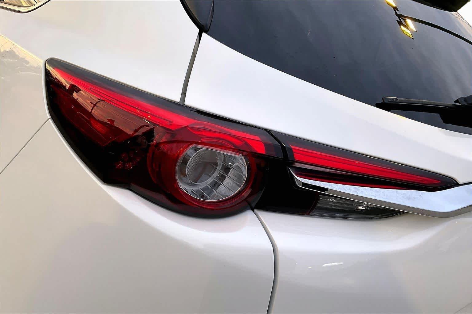 Used 2021 Snowflake White Pearl Mica Mazda Touring image 27