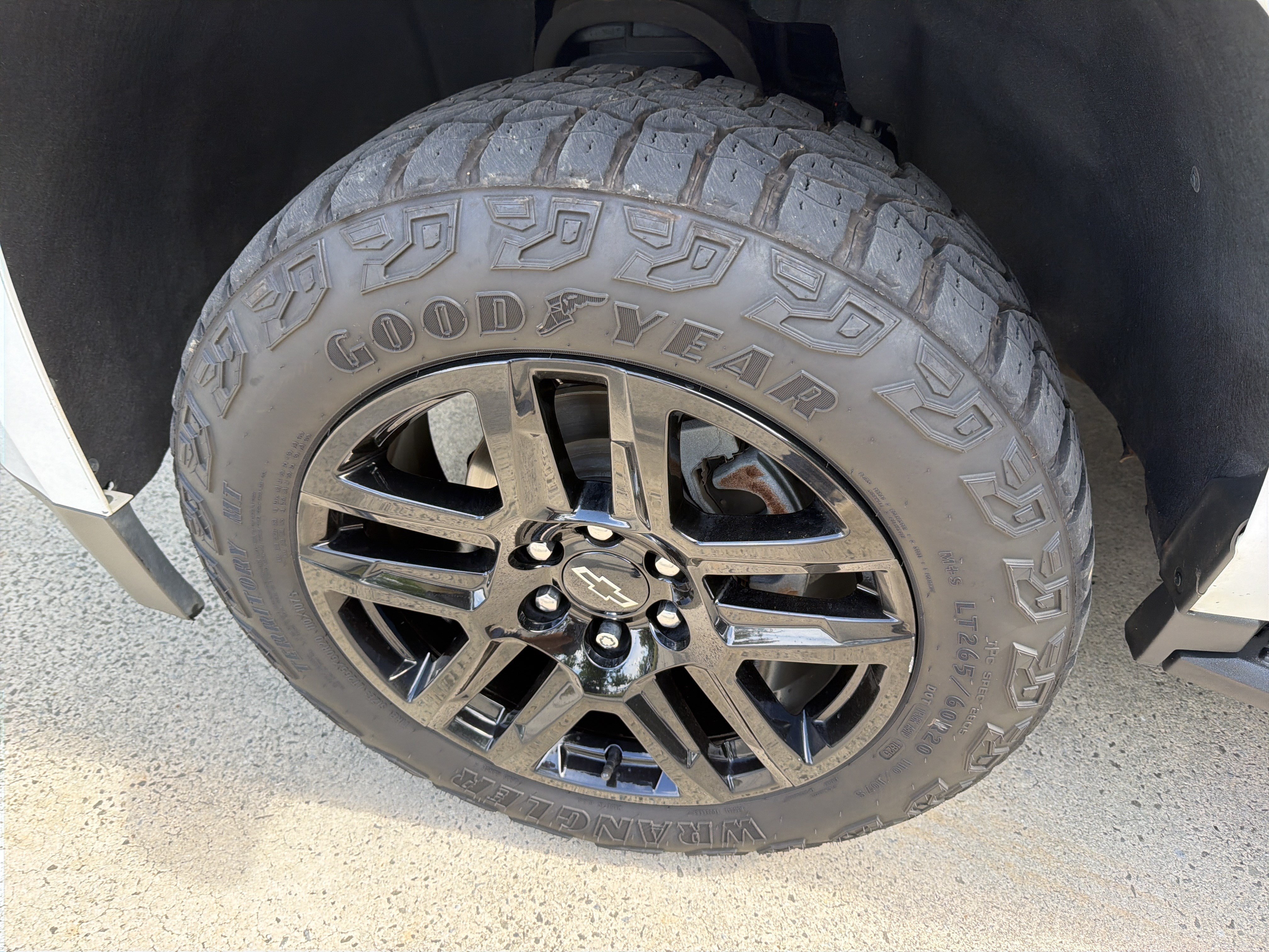 Used 2019 Summit White Chevrolet LS image 14