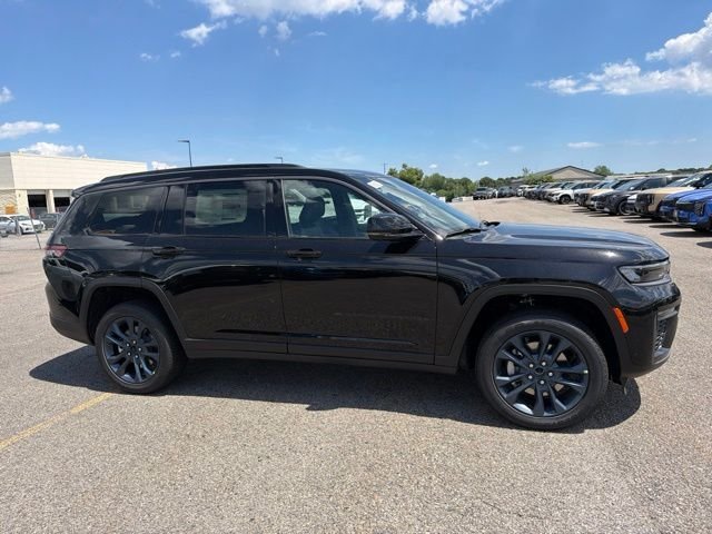 New 2026 Diamond Black Crystal Pearl-Coat Exterior Paint Jeep  image 2