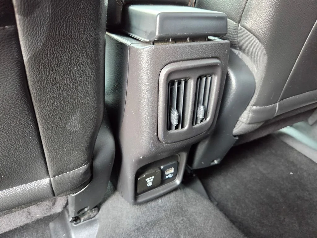 Used 2019 White Clearcoat Jeep Limited image 26