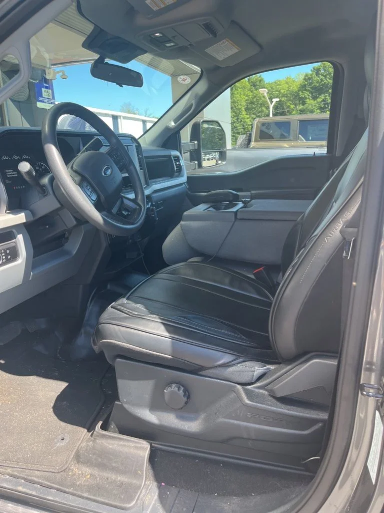 Used 2025 Gray Ford XL image 4