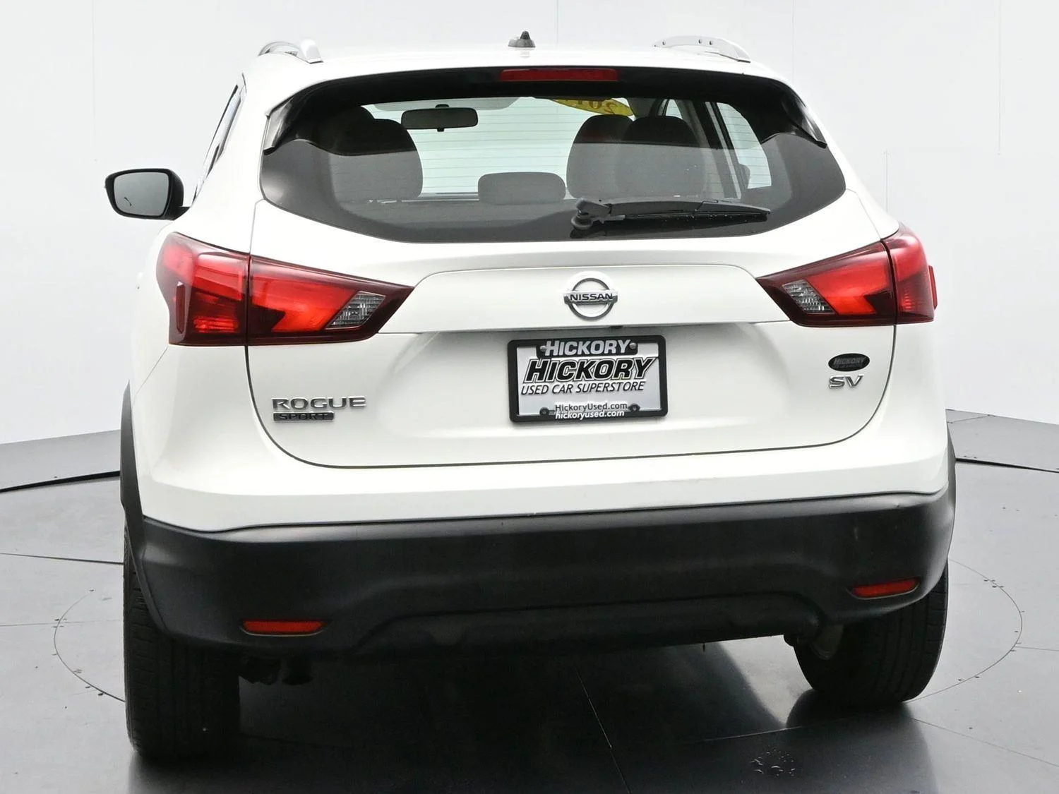 Used 2017 Glacier White Nissan SV image 6