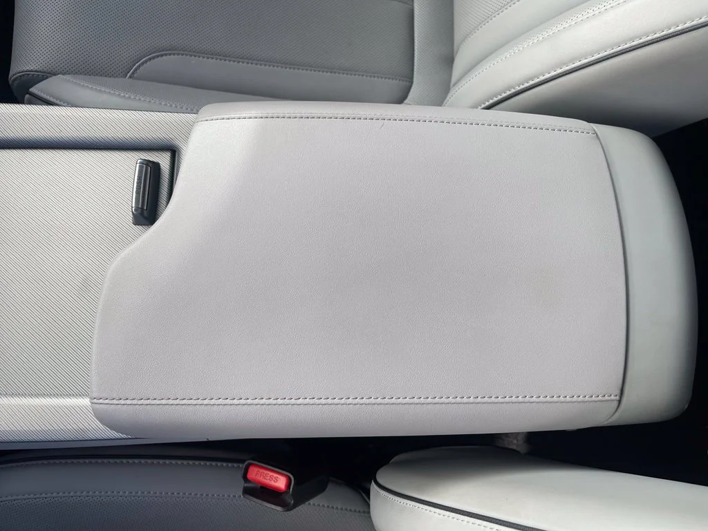 Used 2025 Hyper White Hyundai SEL image 20
