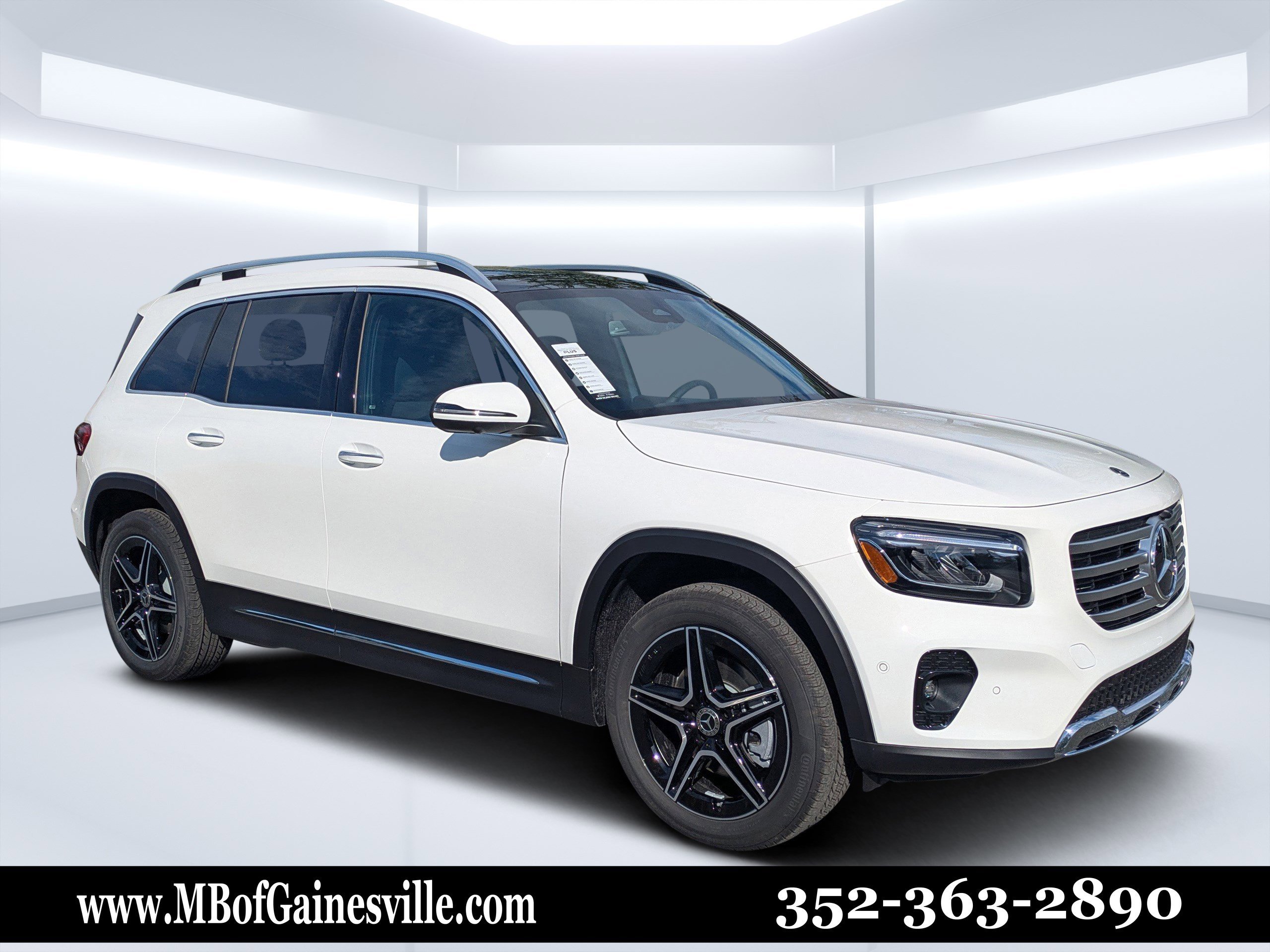 New 2026 Polar White Mercedes-Benz GLB 250 image 32