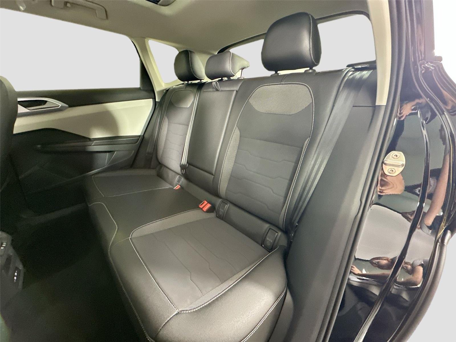 New 2026 Deep Black Pearl Volkswagen SE image 23