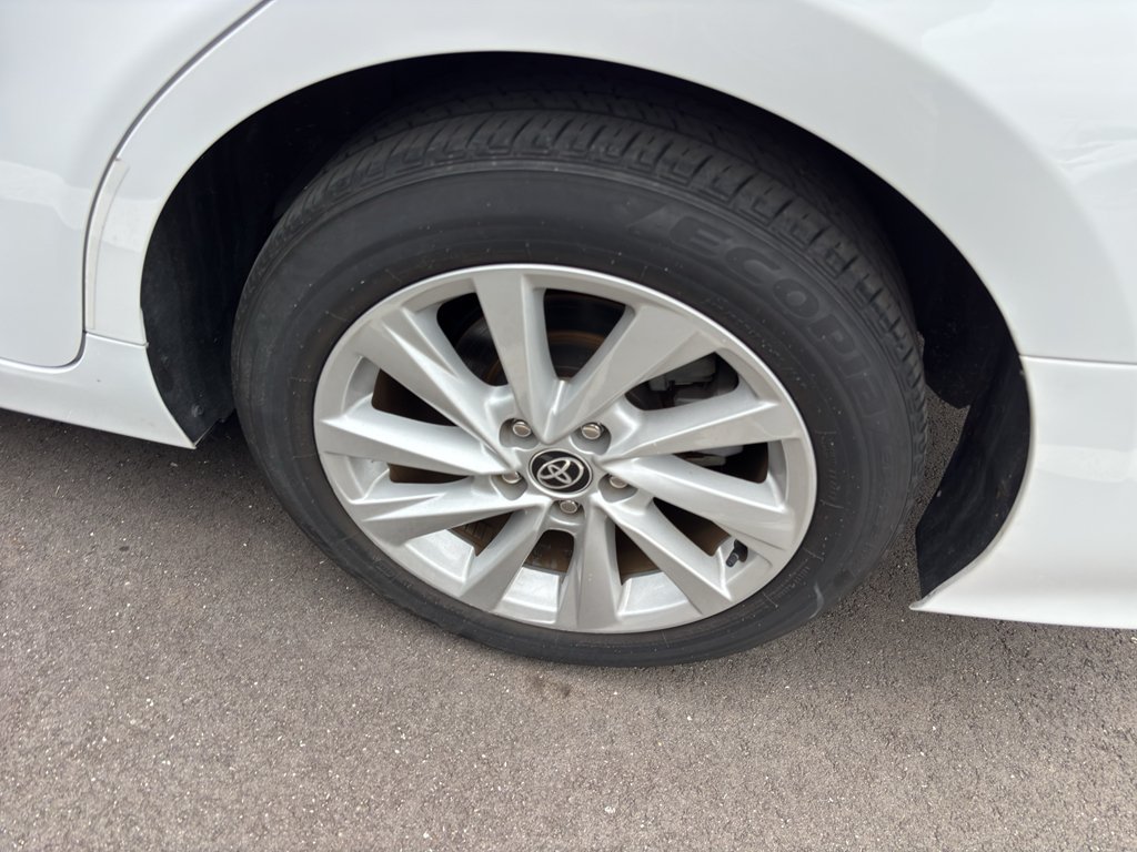 Used 2024 Ice Cap Toyota LE image 5