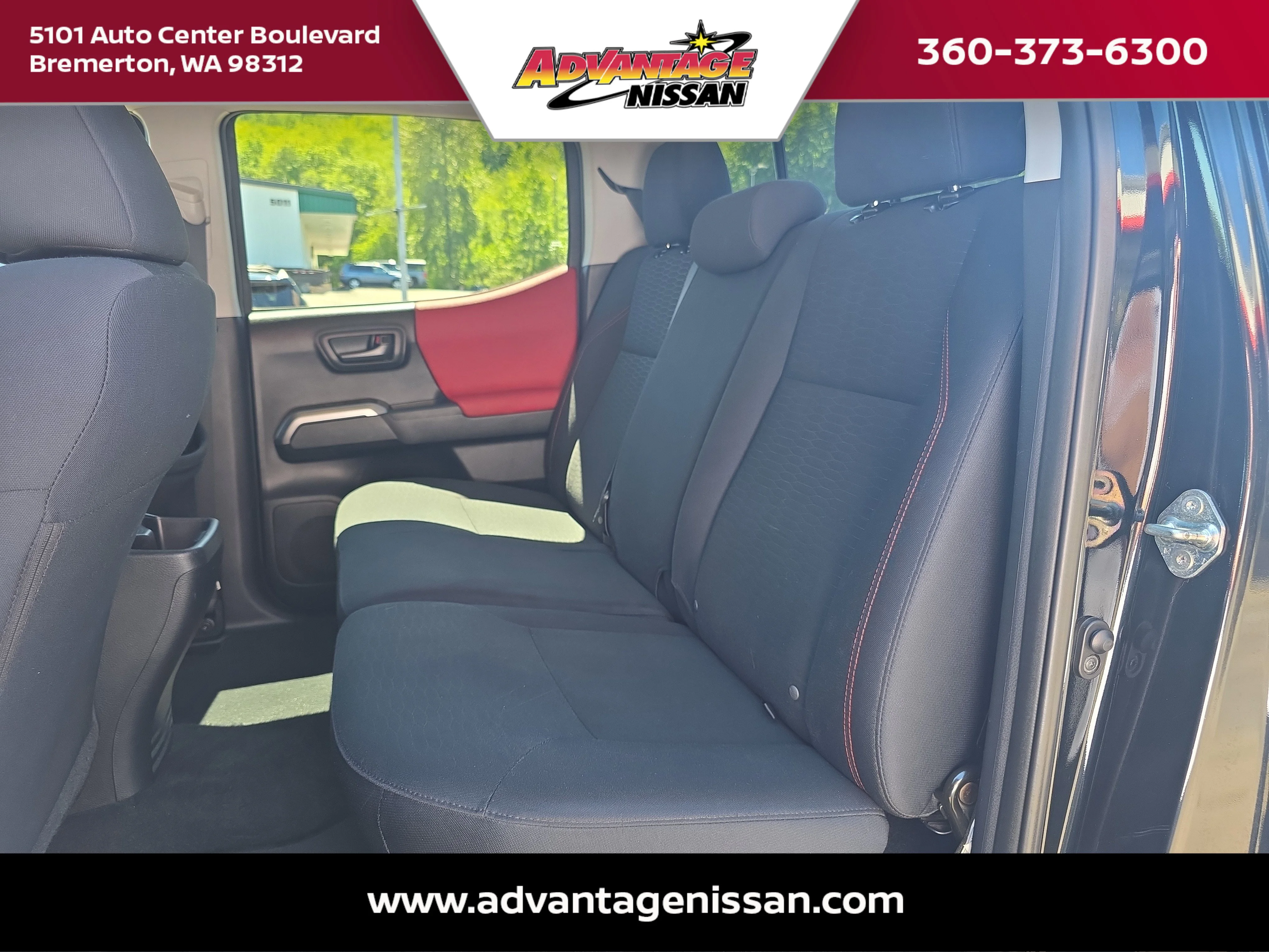 Used 2018 Midnight Black Metallic Toyota SR5 image 12