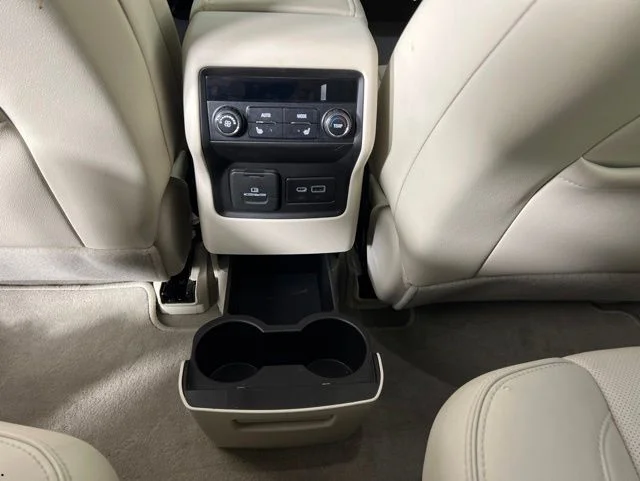 Used 2022 Red GMC Denali image 40