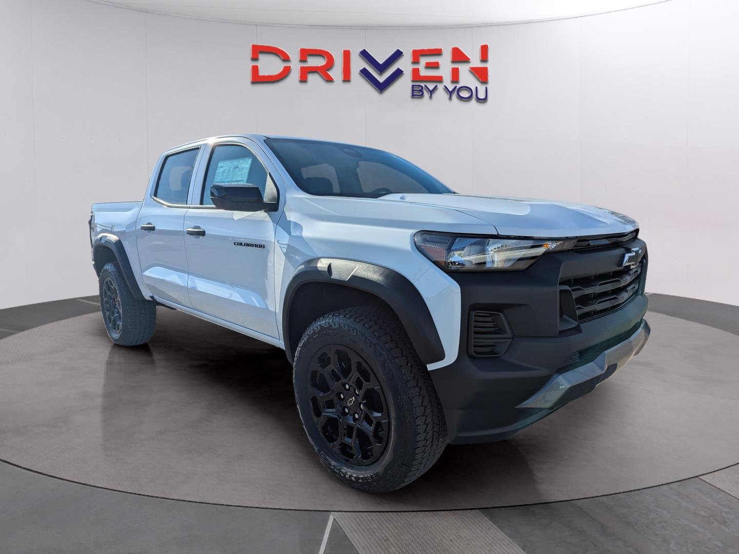 New 2026 Summit White Chevrolet Trail Boss image 9