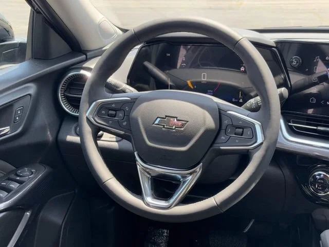 New 2026 Mosaic Black Metallic Chevrolet ACTIV image 8