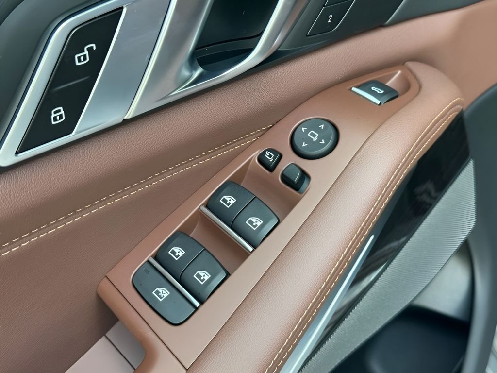 New 2026 Skyscraper Grey Metallic BMW xDrive40i image 12