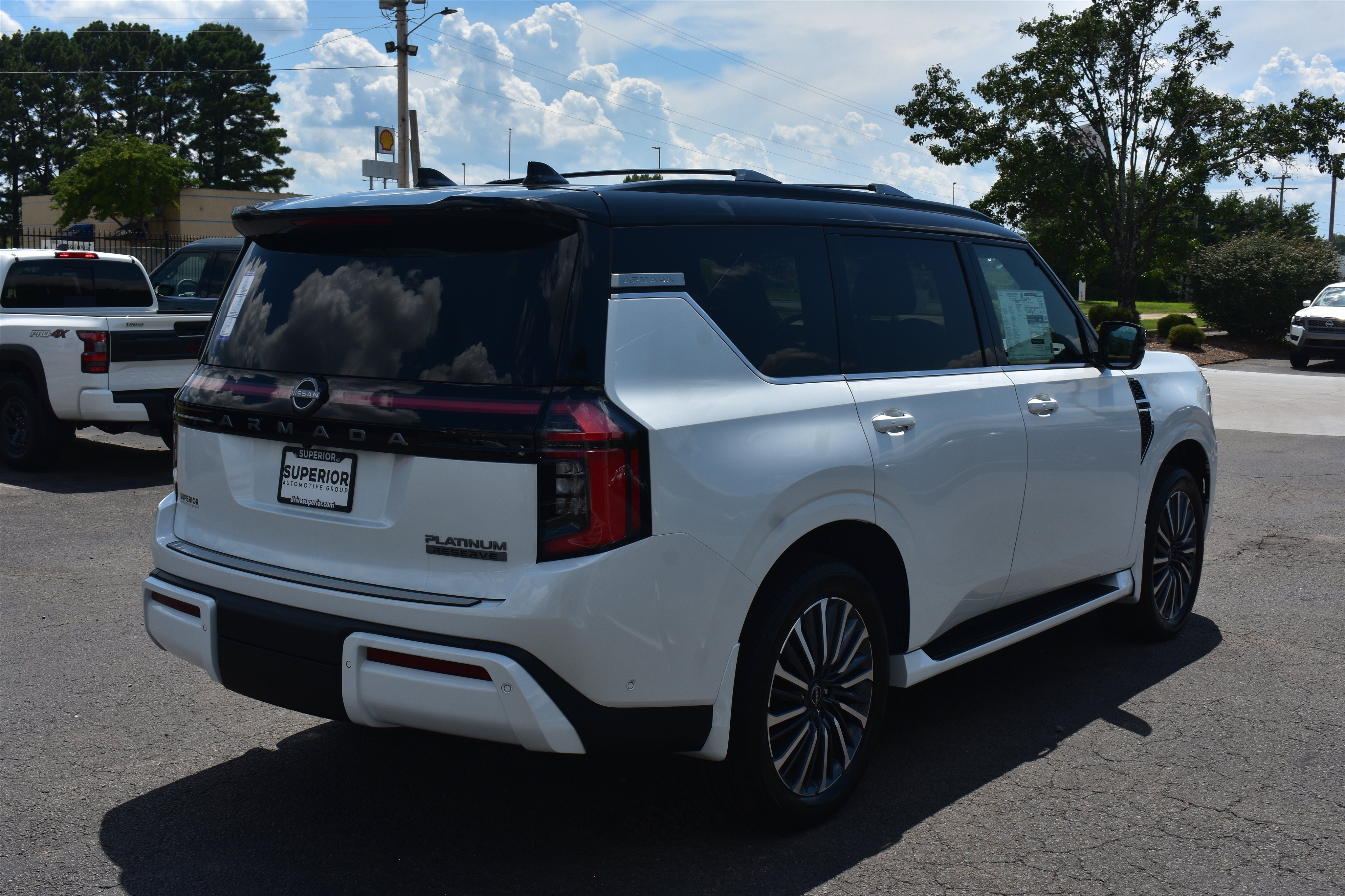 New 2026 Everest White TriCoat / Super Black Two-tone Nissan Platinum Reserve image 5
