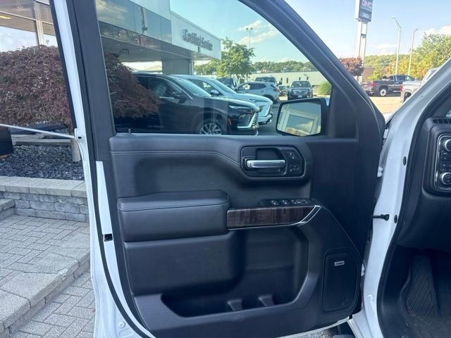 Used 2019 White GMC Denali image 10