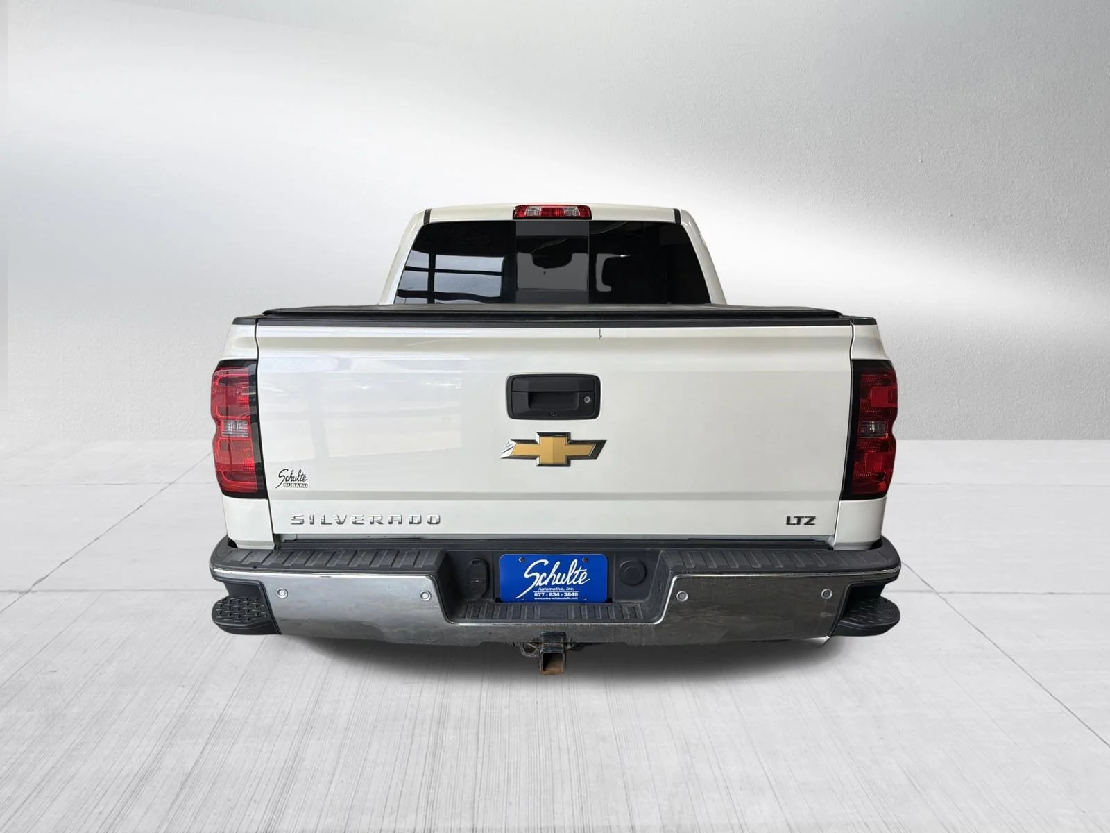 Used 2014 White Diamond Tricoat Chevrolet LTZ image 6