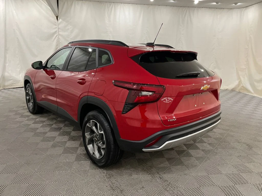 2026 Chevrolet Trax LT - Photo 8