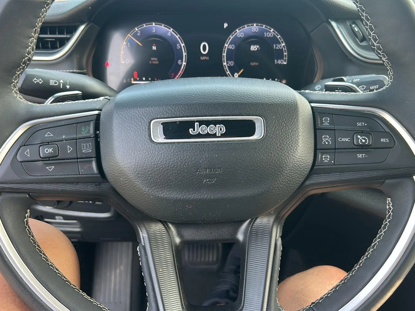 Used 2023 Metallic Jeep Altitude image 10