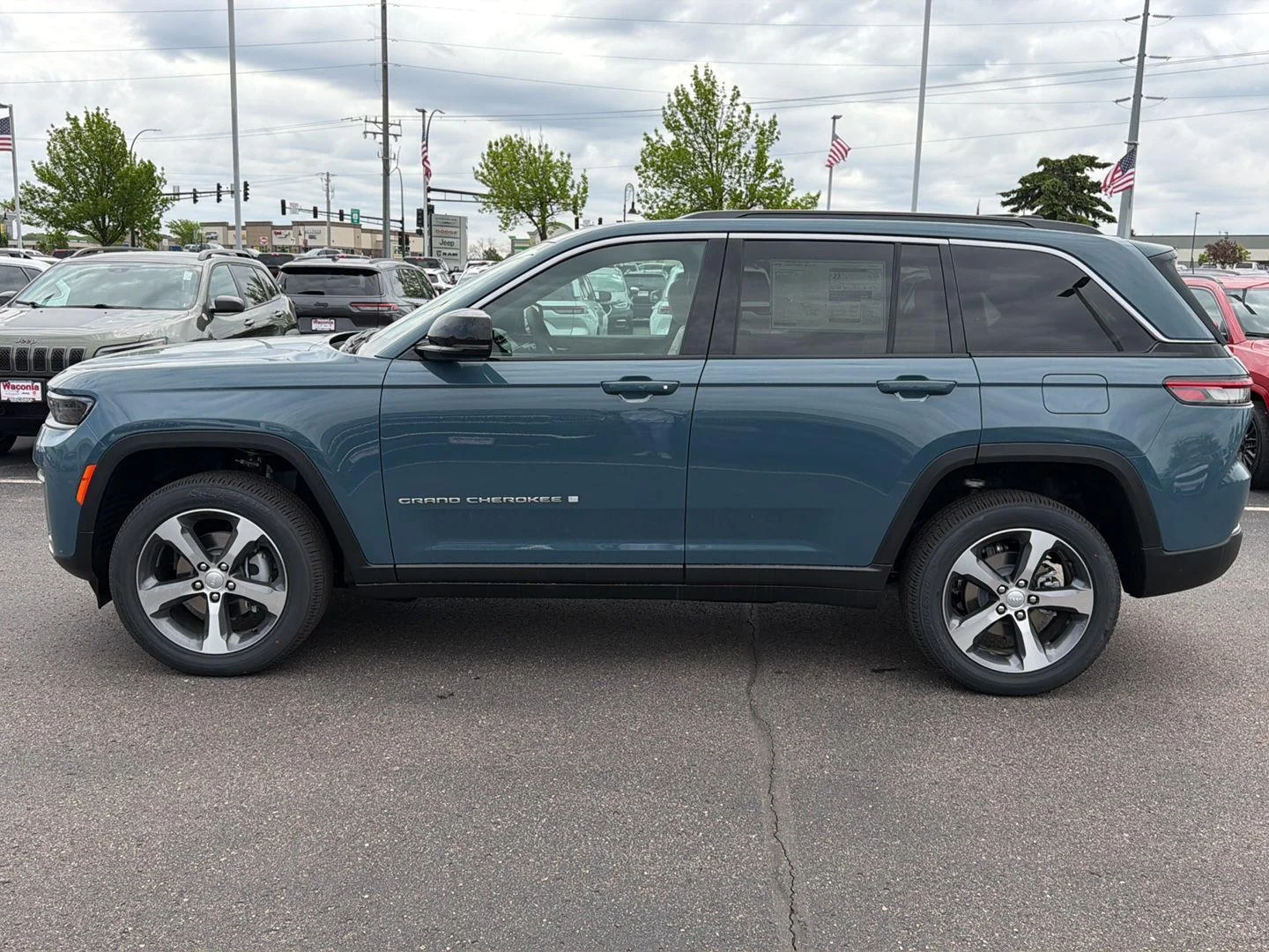 New 2026 Steel Blue Exterior Paint Jeep Limited image 4