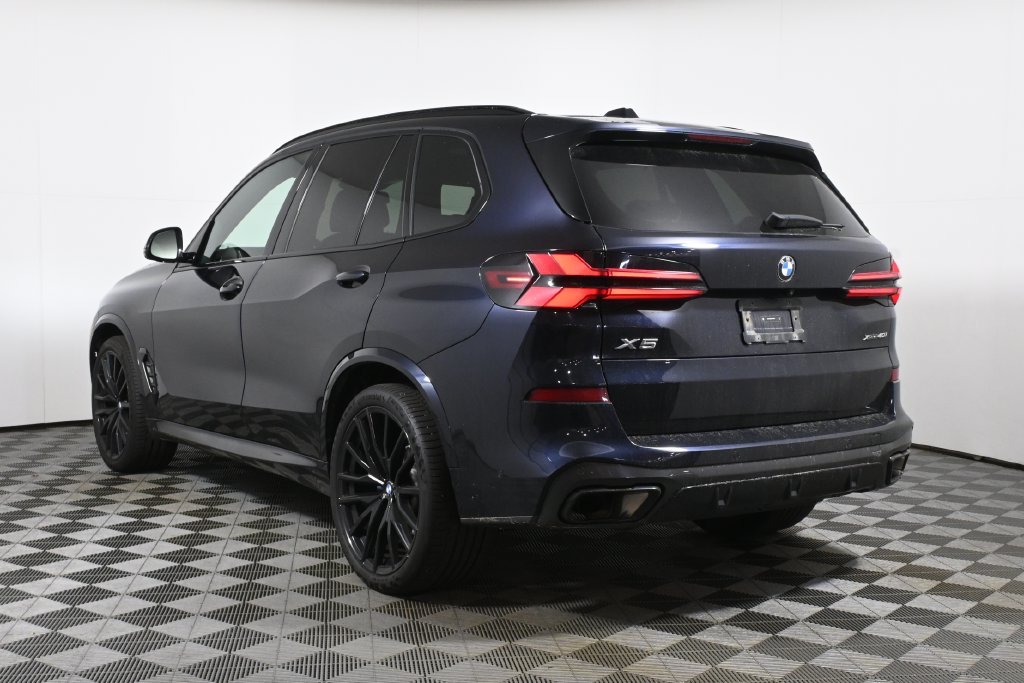 Certified Used 2024 Carbon Black Metallic BMW xDrive40i image 9