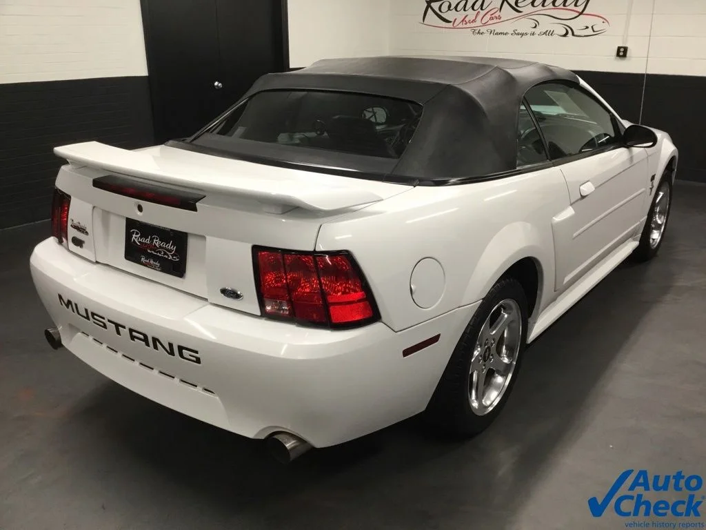 Used 2003 White Ford GT image 22