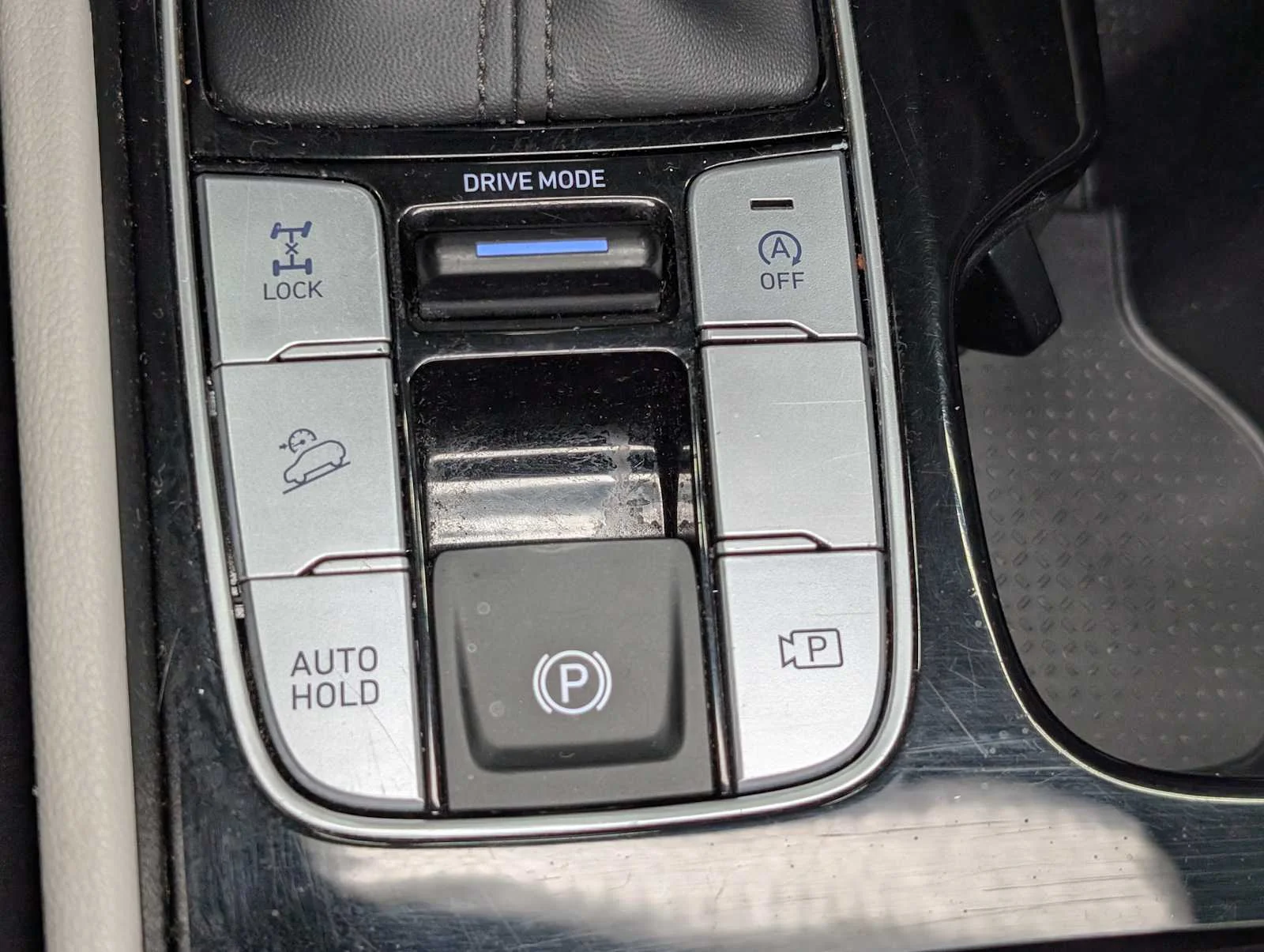 Used 2024 Hampton Gray Hyundai SEL image 27