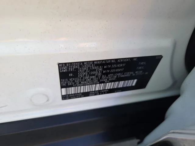 Used 2021 White Toyota XLE image 29