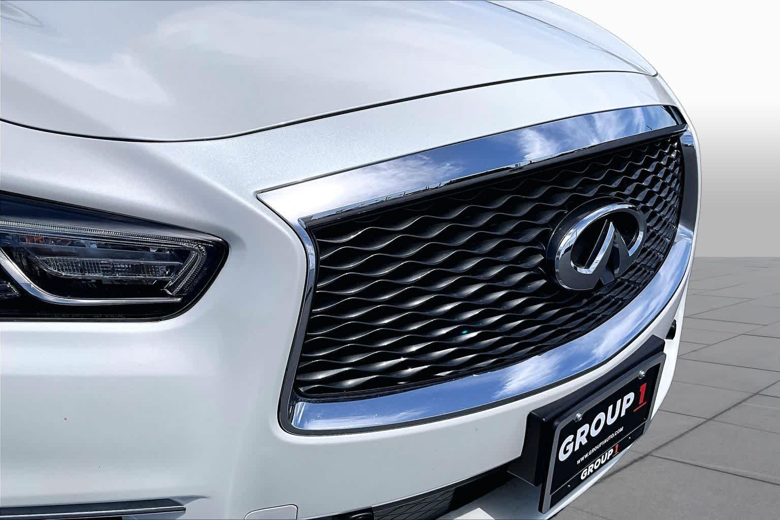 Used 2020 Majestic White INFINITI LUXE image 29
