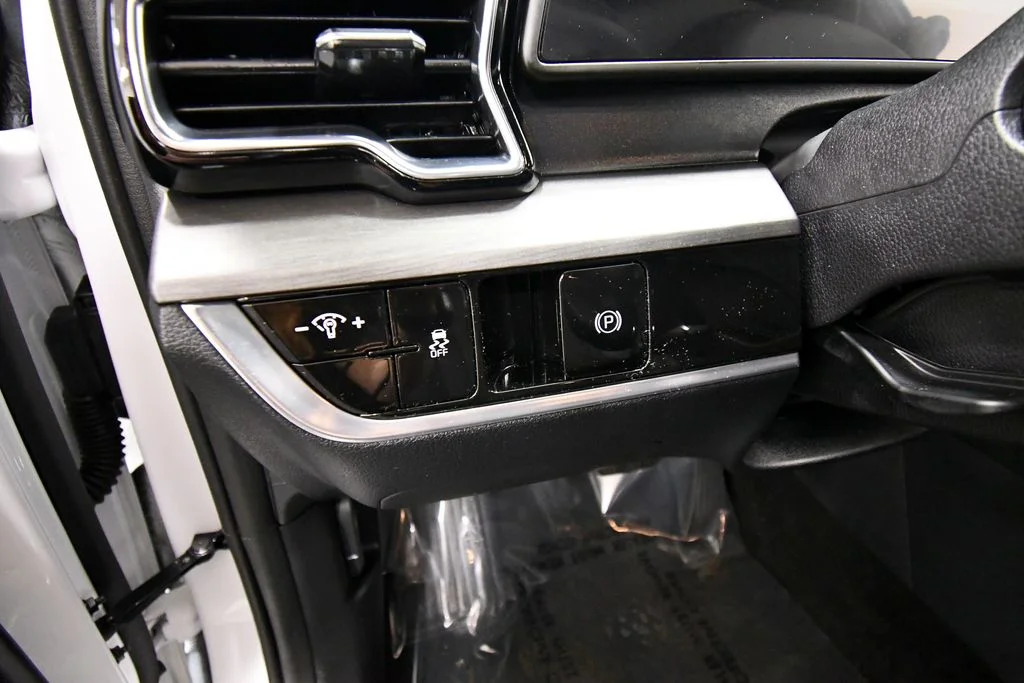 Certified Used 2025 White Kia X-Line image 19