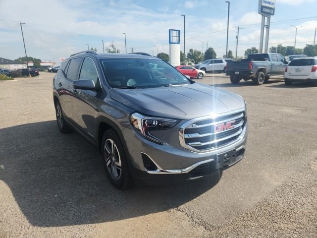 Used 2021 Steel Metallic GMC SLT image 3