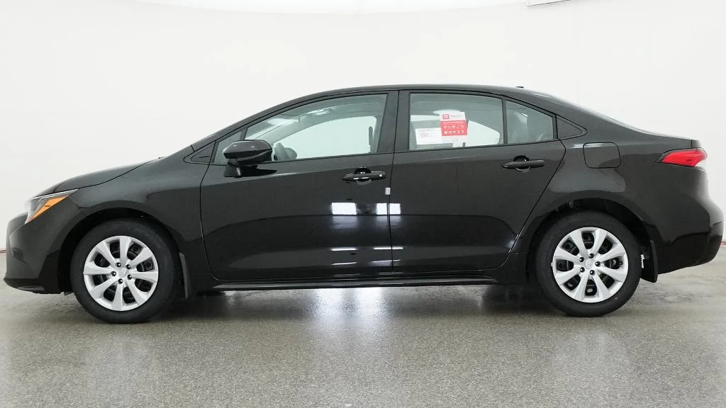 New 2026 Midnight Black Metallic Toyota LE image 2
