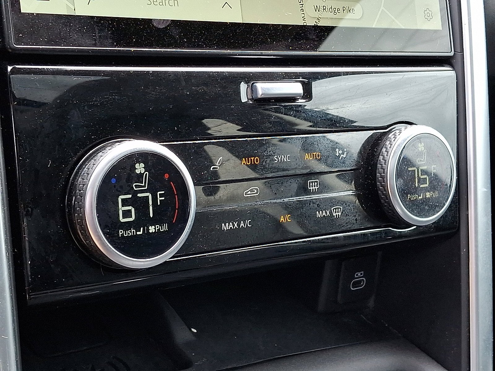 Used 2024 White Land Rover S image 17