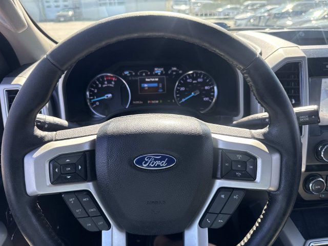 Used 2020 Black Metallic Ford Lariat image 29