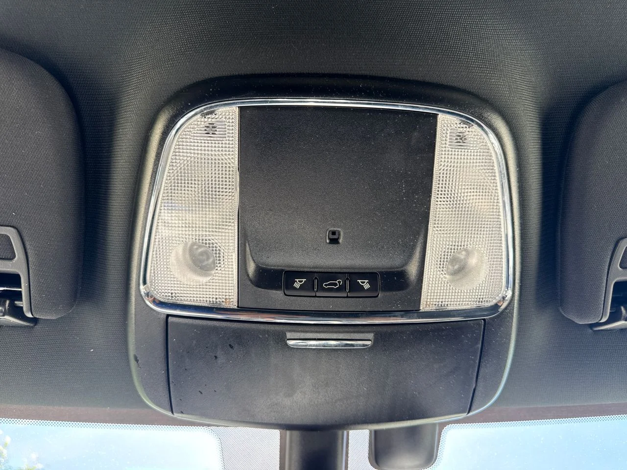 Used 2019 Red Jeep Laredo E image 28