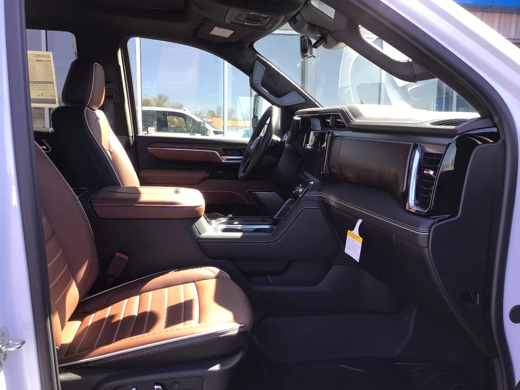 New 2026 Glacier White Tricoat GMC Denali Ultimate image 7
