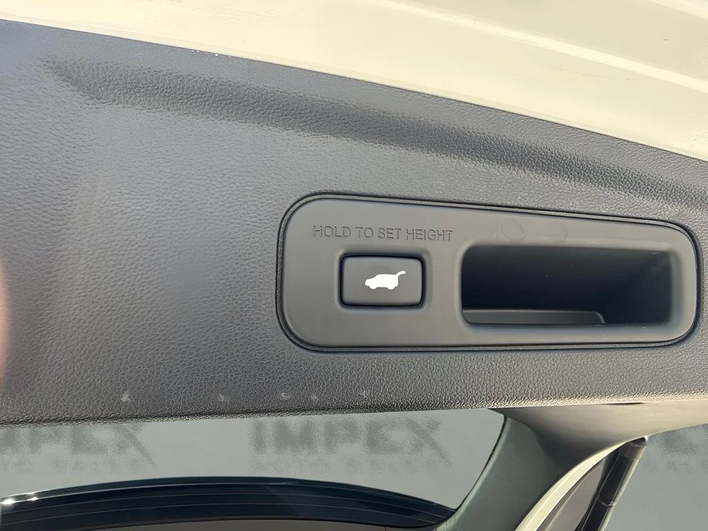Used 2025 White Acura Technology Package image 22