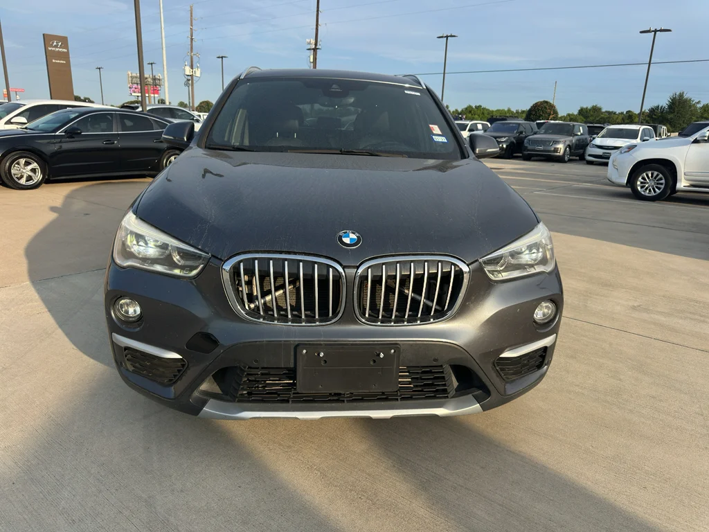 Used 2017 Mineral Gray Metallic BMW sDrive28i image 2
