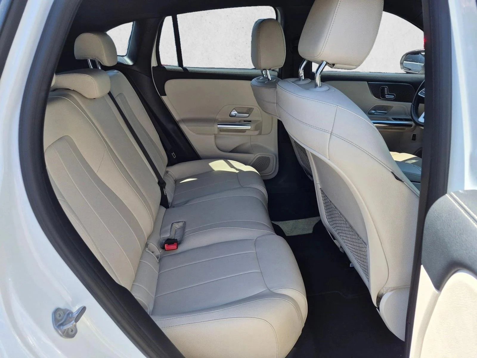Used 2021 Polar White Mercedes-Benz GLA 250 image 16