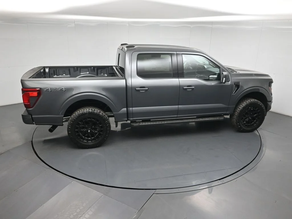 New 2026 Carbonized Gray Metallic Ford XLT image 39