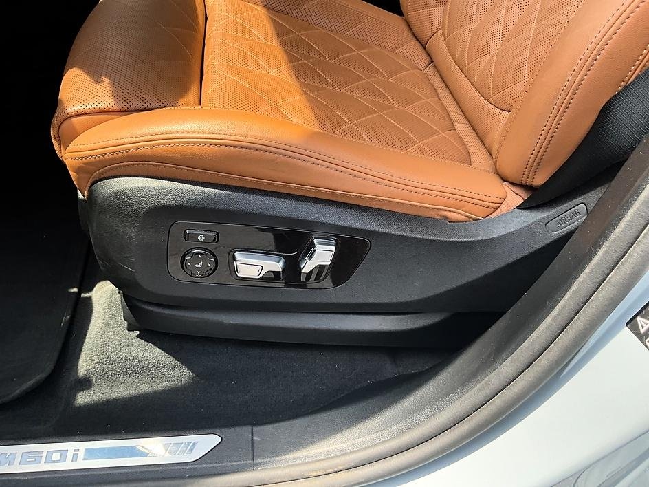 Used 2025 Gray BMW M60i image 16