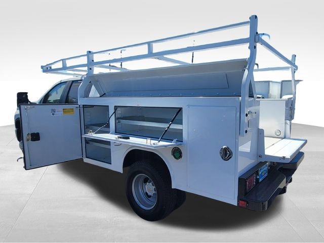 New 2025 Summit White Chevrolet Work Truck image 21