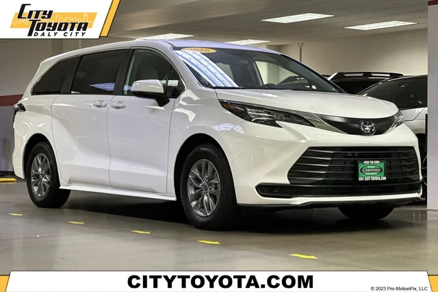 2026 Toyota Sienna LE