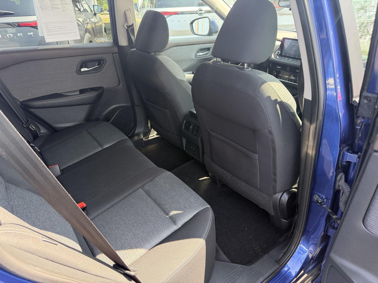 Used 2022 Caspian Blue Metallic Nissan SV image 18