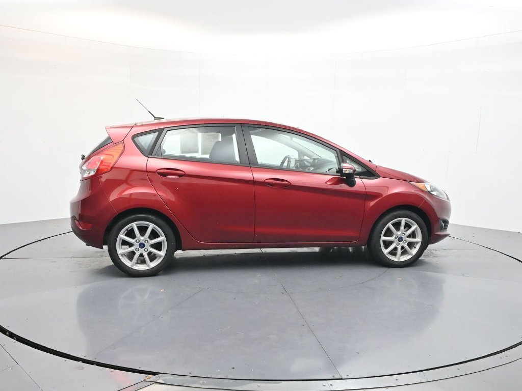 Used 2015 Red Ford SE image 8